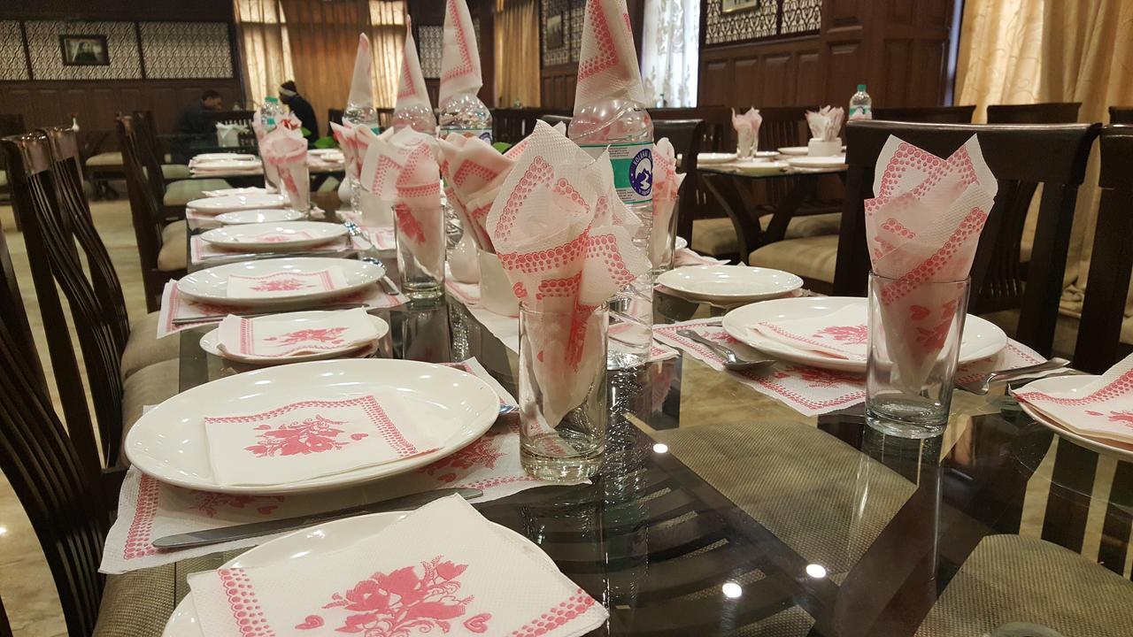Standard Hotel And Resturant Srinagar  Luaran gambar