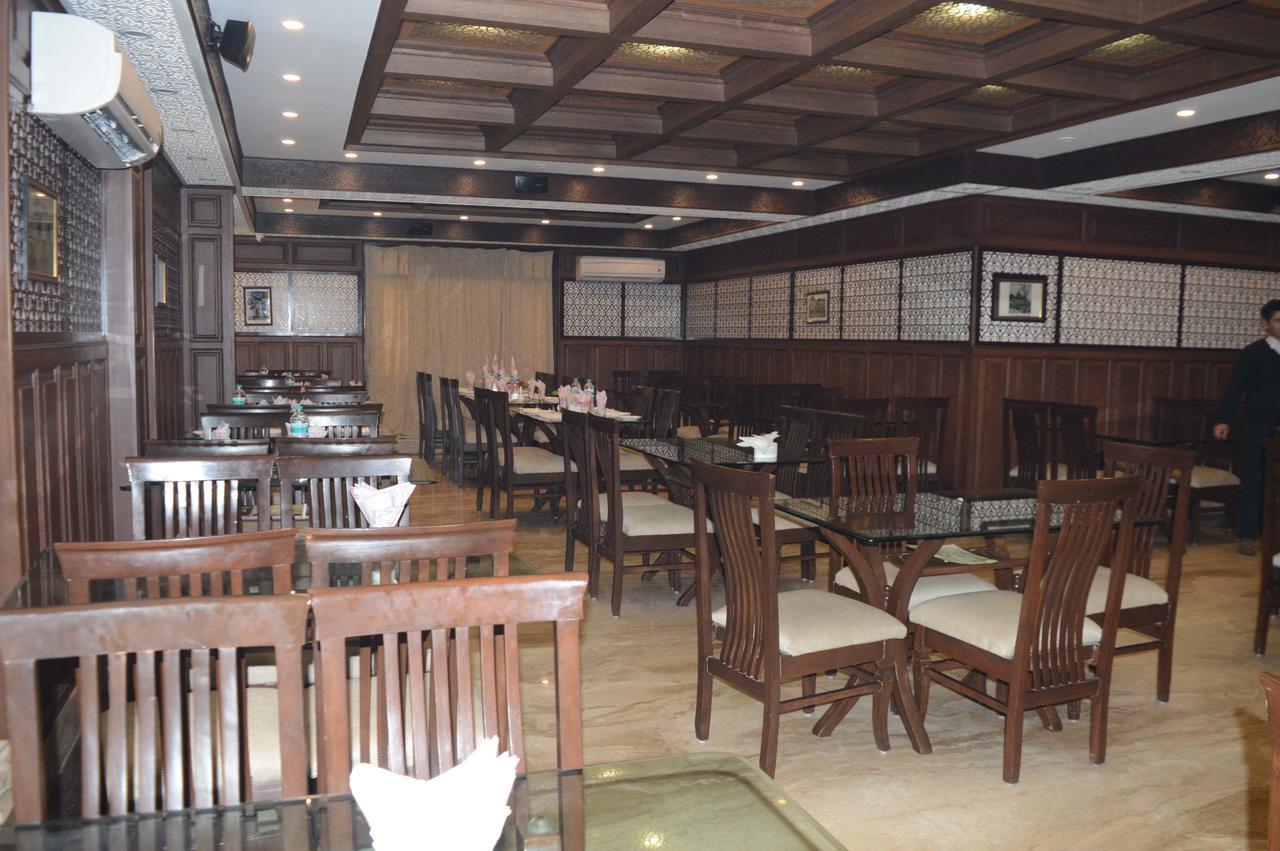 Standard Hotel And Resturant Srinagar  Luaran gambar